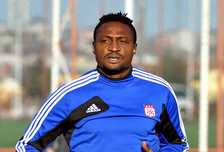 Eneramo Beşiktaş'a imzayı attı