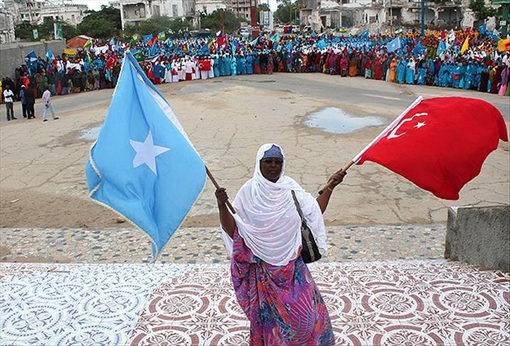 Somali women hold sympathy rally for Turkey