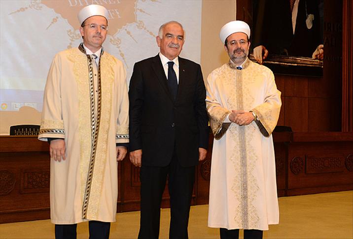 Diyanet'te her mevki ateşten cübbe