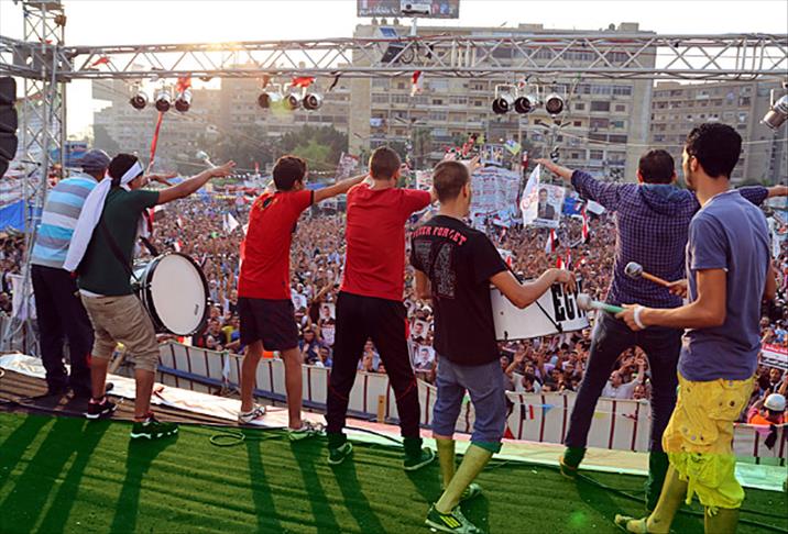 Mısır'da futbol seyircisi ilk kez darbeye karşı tavır aldı