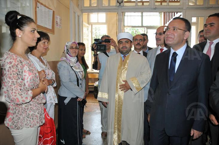 Turkish Deputy PM visits a Religious Vocational High School in Bulgaria