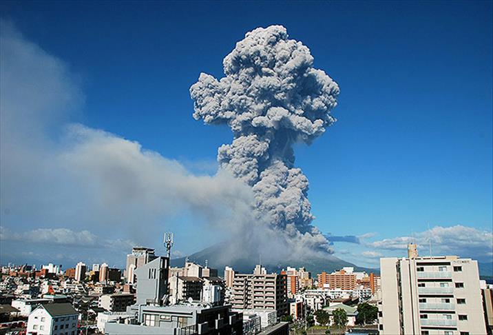 Japonya'da yanardağ faaliyete geçti