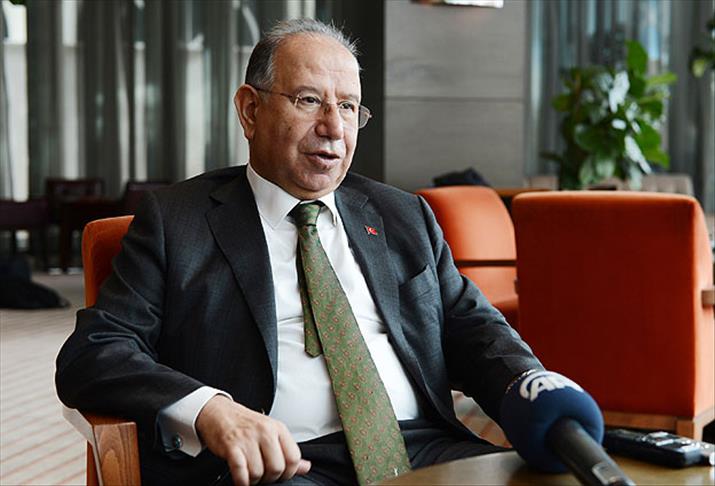 Hem konuşuyoruz hem şikayet ediyoruz