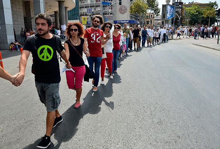 "Barış İçin El Ele" etkinliği