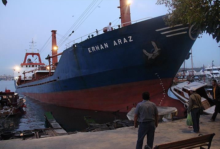 Beykoz açıklarında kuru yük gemisi karaya oturdu
