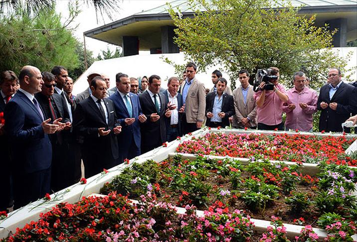 Adnan Menderes mezarı başında anıldı