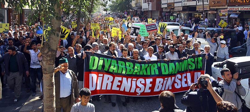 Türkiye Mısır'daki darbenin 100'üncü gününde ayakta