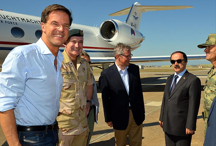 Hollanda Başbakanı Rutte'den İncirlik Üssü'ne ziyaret