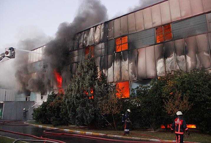 Esenyurt'ta fabrika yangını