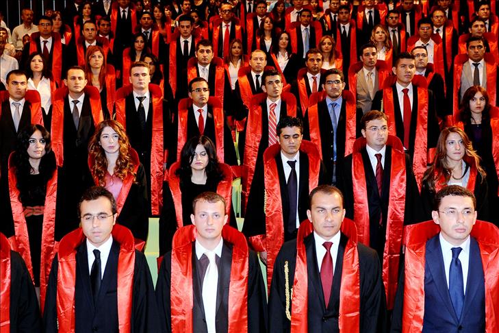 Hakim ve savcılık için yaş sınırı geliyor