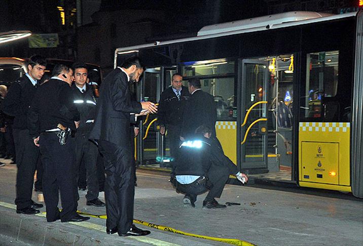 Metrobüs'te silahlı kavga
