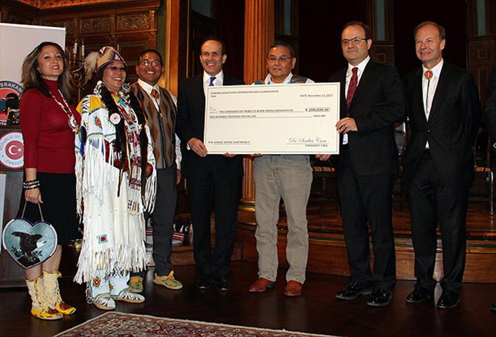 TİKA’dan ABD'deki Kızılderililere 200 bin dolarlık yardım