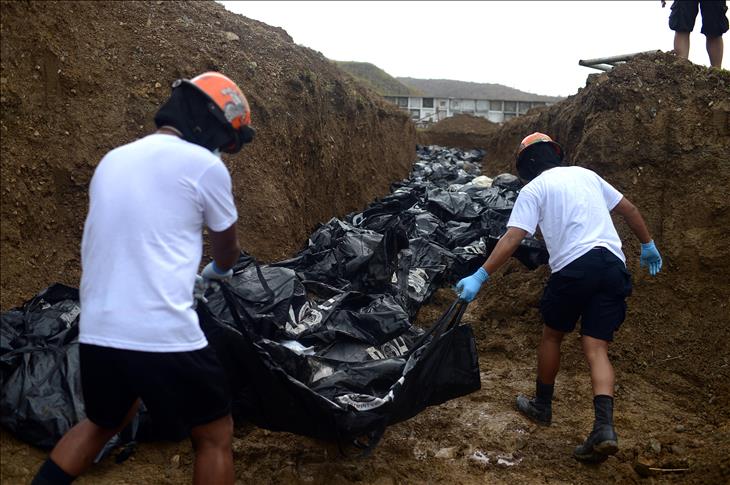 Mass-burial in Philippines