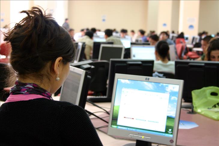 Gençler interneti eğlence amaçlı kullanıyor
