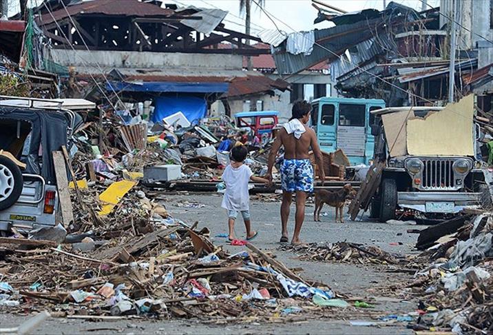 Haiyan tayfununda ölü sayısı 5 binin üzerinde