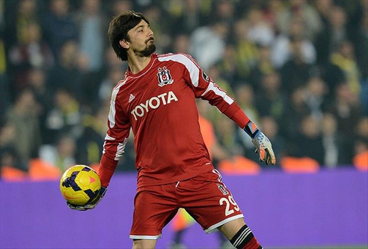 Süper Lig'in "eldivenlerini çıkarmayan" kalecileri