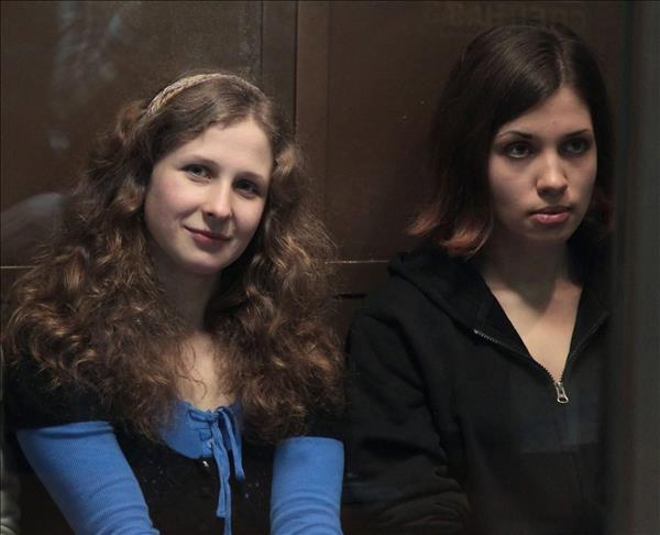 Russian Pussy Riot's two members released from jail