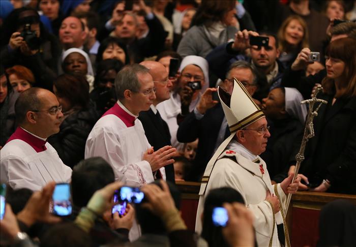 Pope Francis delivers first Christmas sermon