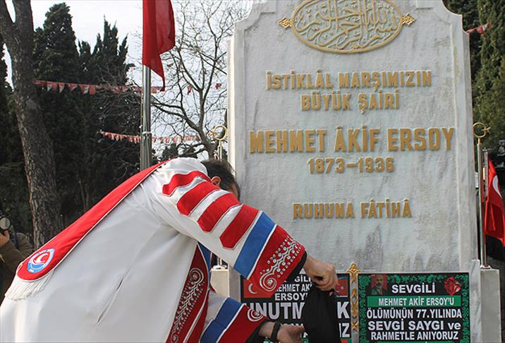 Mehmet Akif Ersoy mezarı başında anıldı