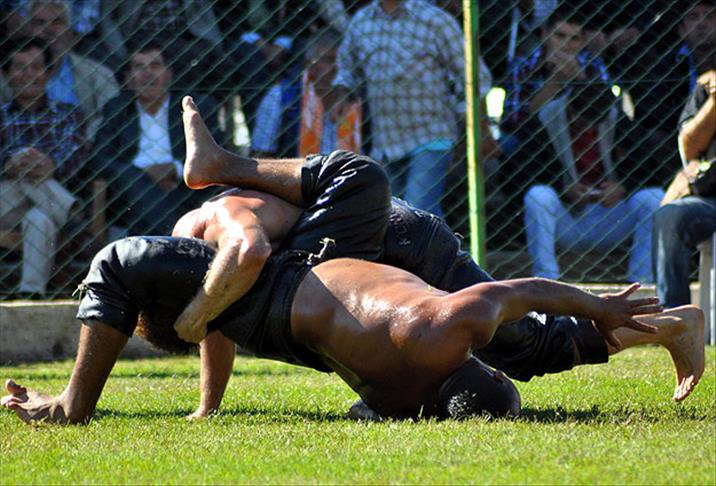 Yağlı güreşte 20 sporcuya men