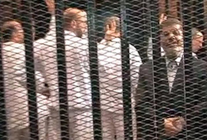 Mursi'nin duruşması 3 dakika sürdü