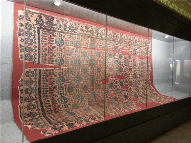Carpet Museum: A world of Turkish rugs