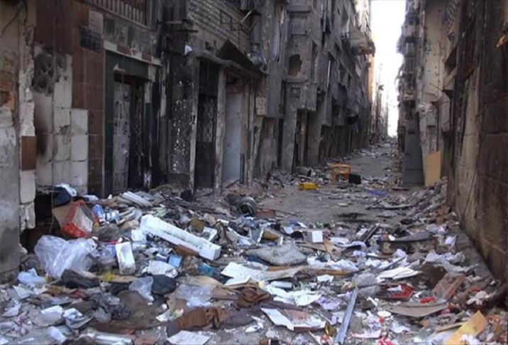 Yarmouk refugee camp gets aid for first time in months