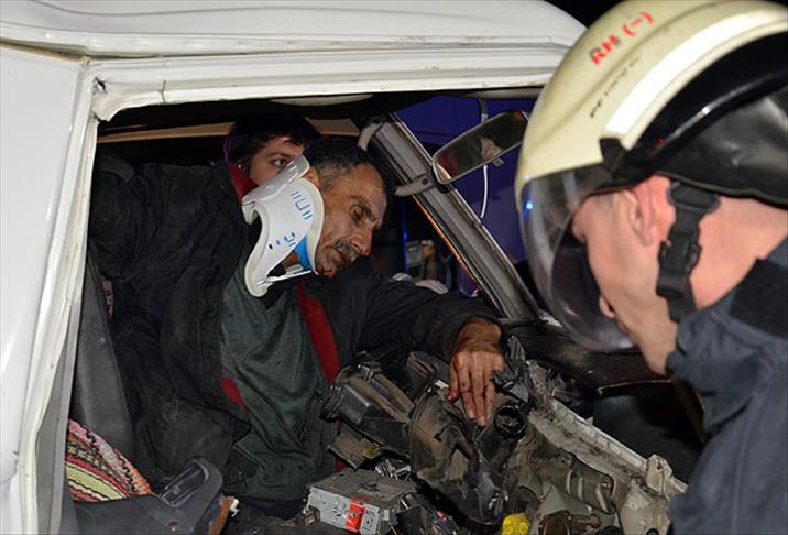 Kocaeli'de trafik kazası: 4 ölü, 11 yaralı