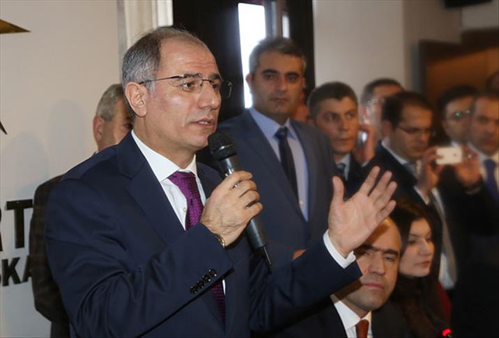 Takip ettiğine suç isnat ediyor