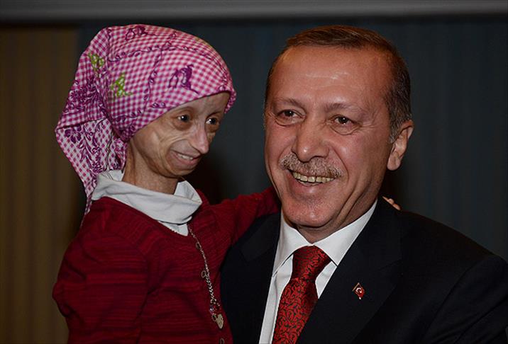 Başbakan Erdoğan progerie hastası Gamze'yle görüştü