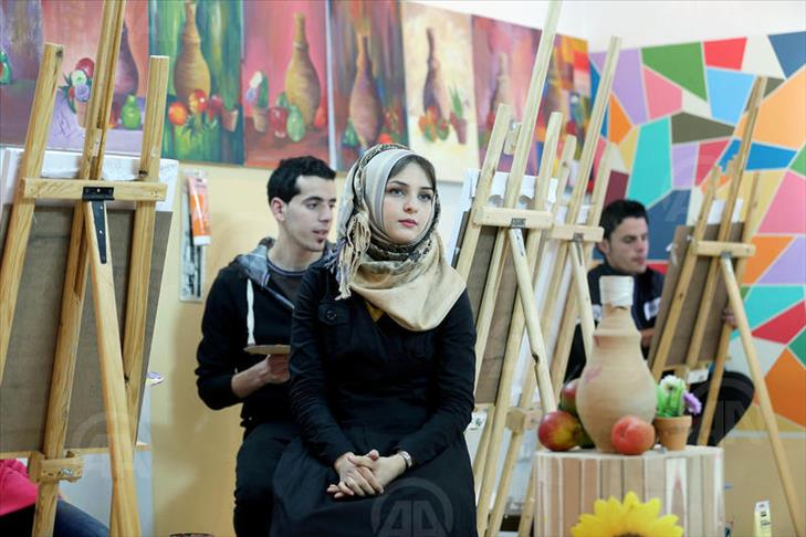 A Gaza, Racha Abou Zayed, artiste peintre, rêve d’une notoriété internationale
