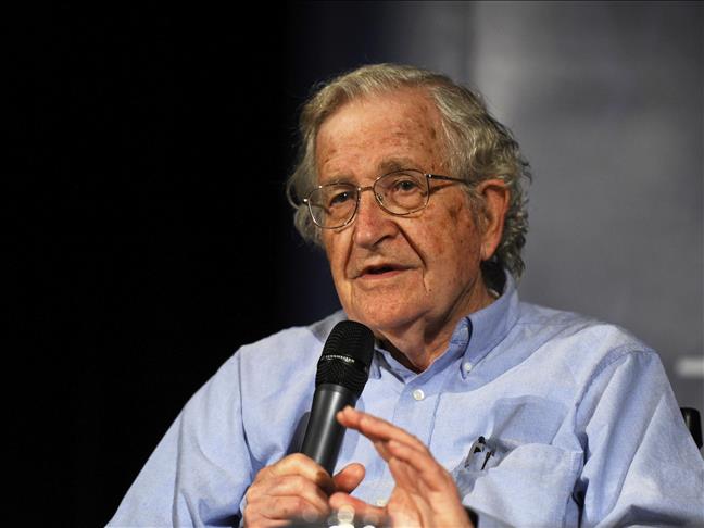 Noam Chomsky: Politika danas služi samo za bogaćenje pojedinaca