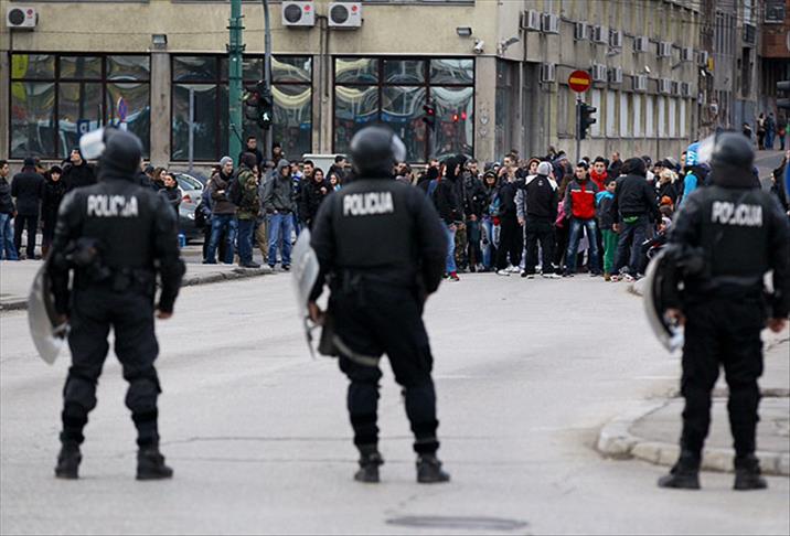 Saraybosna'da göstericiler yine yol kapattı