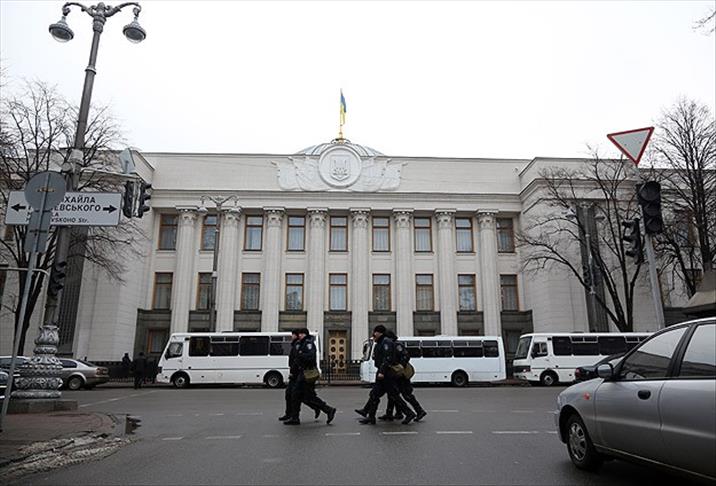 Ukraine's parliament votes to impeach president, sets elections for May 25