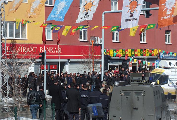 Çaldıran'da AK Partililere saldırı