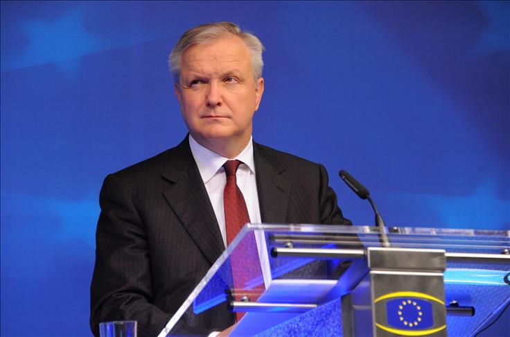 EU assists with aid to Ukraine, Moscow suspends eurobond purchase
