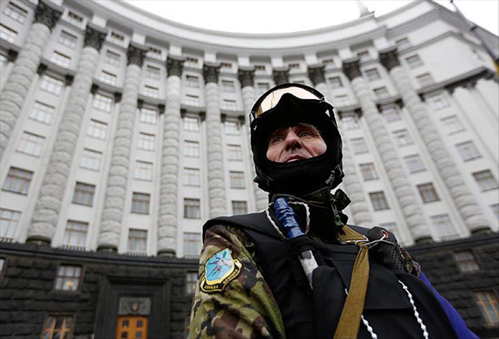 Ukrayna'da göstericiler polis olacak