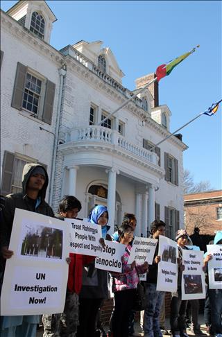 Dozens protest in Washington against Rohingya treatment