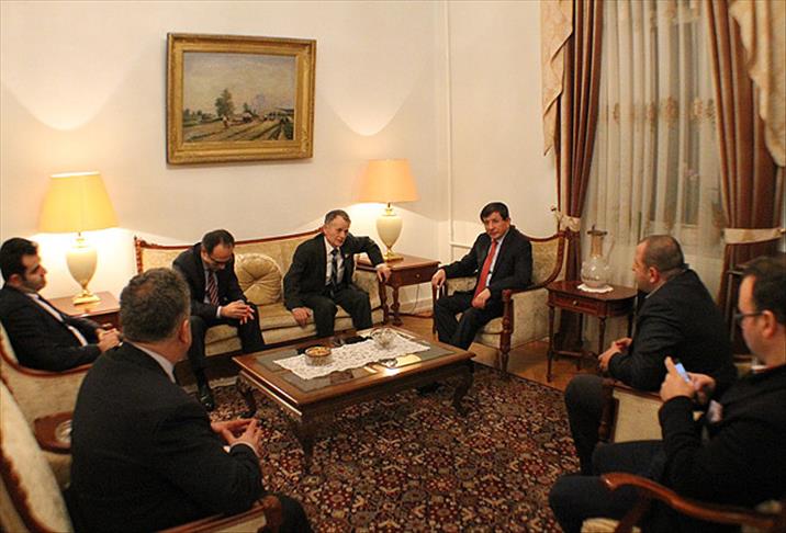 Davutoğlu Kırım liderlerinden Kırımoğlu ile görüştü