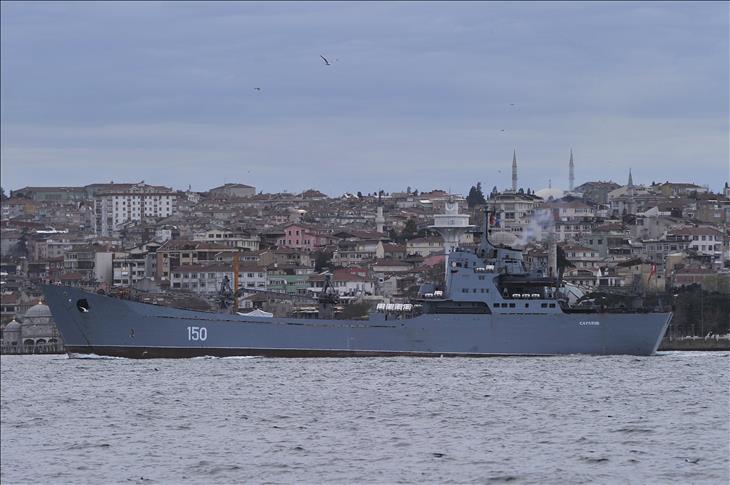 Russian warships pass through Bosphorus