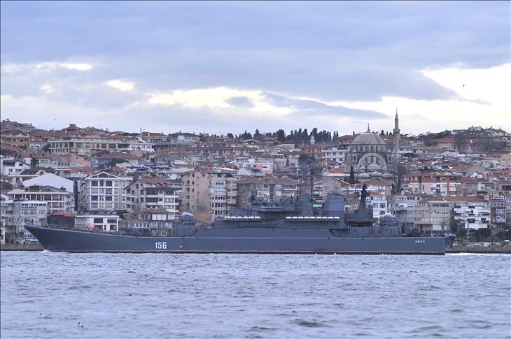 Rus savaş gemileri İstanbul Boğazı'nda