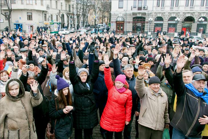 Crimea may bring forward referendum on autonomy status