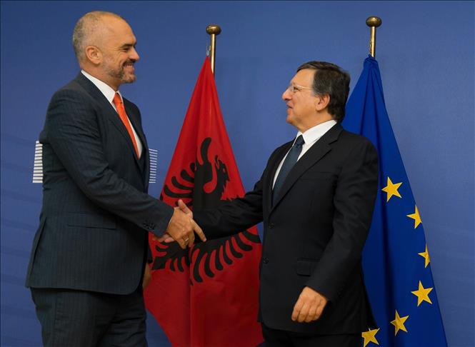 Italy "firmly supports" Albania's EU bid