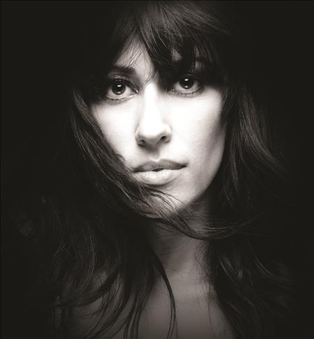 Portugese singer Ana Moura explores possibilities of fado