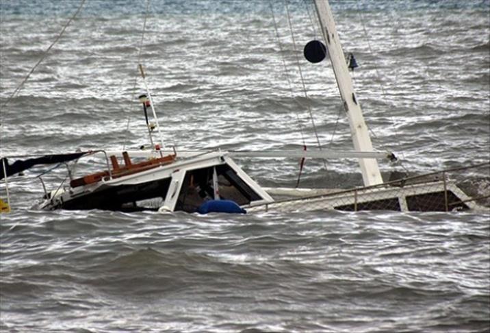 Bodrum'da kaçakları taşıyan tekne battı