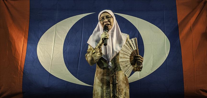 Malaysia: Anwar’s wife set to reprise political role