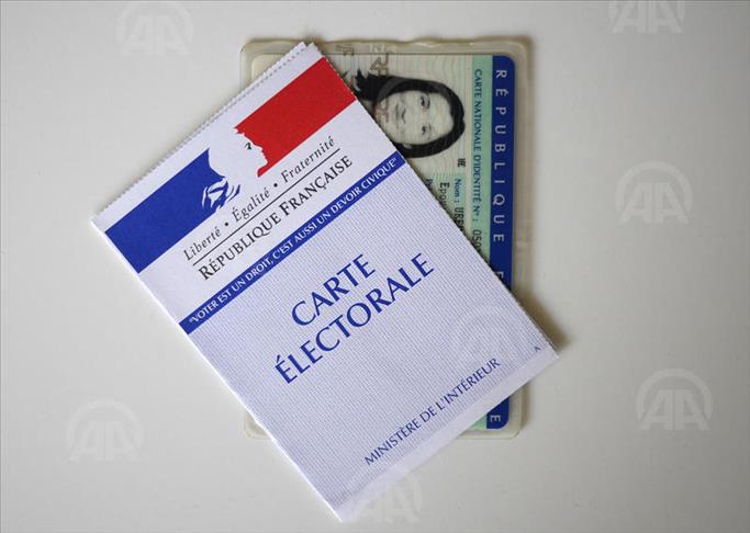 Premier tour des élections municipales en France : l'UMP en tête, le FN gagne du terrain