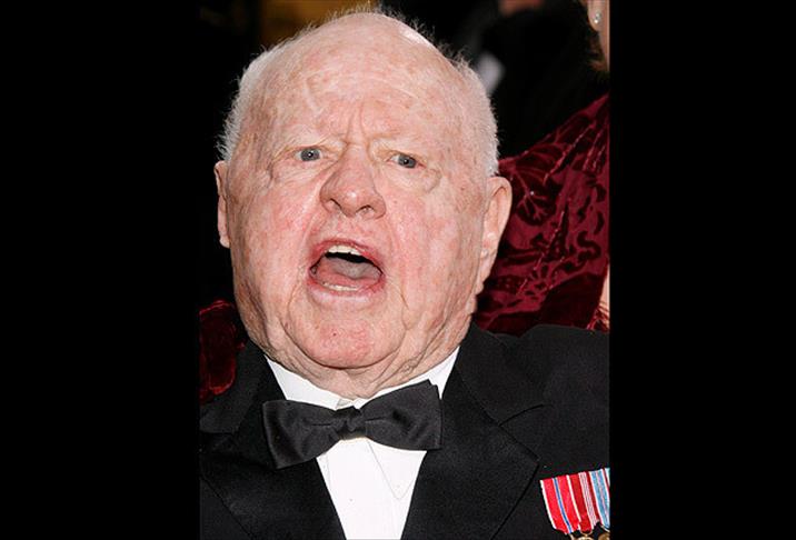 Legendary actor Mickey Rooney dies at 93