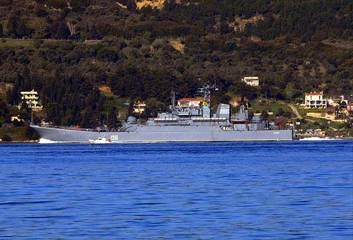 İki Rus gemisi Çanakkale Boğazı'ndan geçti