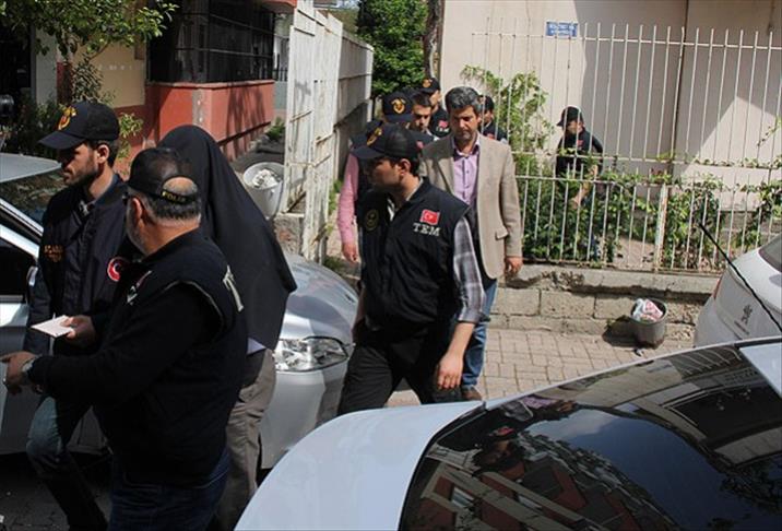 6 polis tutuklandı